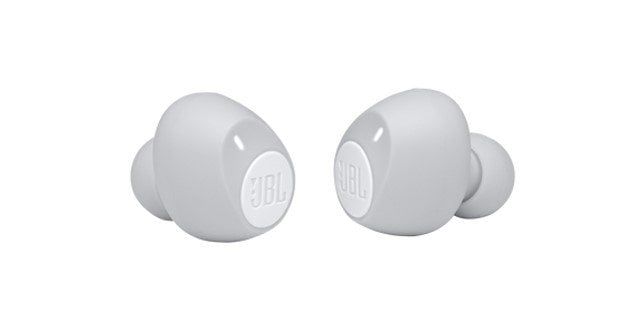 JBL Tune 115 Tws Kablosuz Kulak İçi Kulaklık IE Beyaz JBL T115 TWS Kablosuz Kulak İçi Bluetooth Kulaklık ile ister müziğe odaklanın ya da isterseniz çağrılarınızı yanıtlayın, sizi engelleyecek kablolar yok ! Dual Connect, stereo veya mono modda istediğiniz zaman tek kulaklığı veya her ikisini birden kullanmanıza olanak sağlar. 21 saate kadar pil ömrü ve rahat bir kullanım ile eğlencenin tüm gün ve gece devam etmesini sağlayabilirsiniz. Kolay kontrol edilebilmesi sayesinde yalnızca parmağınızı kullanarak aramaları yanıtlayabilir ve sonlandırabilir veya sesli asistanınızla konuşabilirsiniz.