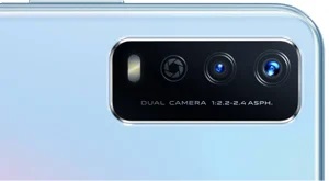  Yapay Zekalı Çift Kamera Yapay Zekalı Çift Kamera, Yüz Güzelliği ve Filtreler de dahil gündelik çekimler için tasarlanmış geniş bir özellik yelpazesi ile destekleniyor. 13MP’lik arka ana kamerası ve f/2,2 geniş diyafram açıklığı ile her detay ışık saçacak.